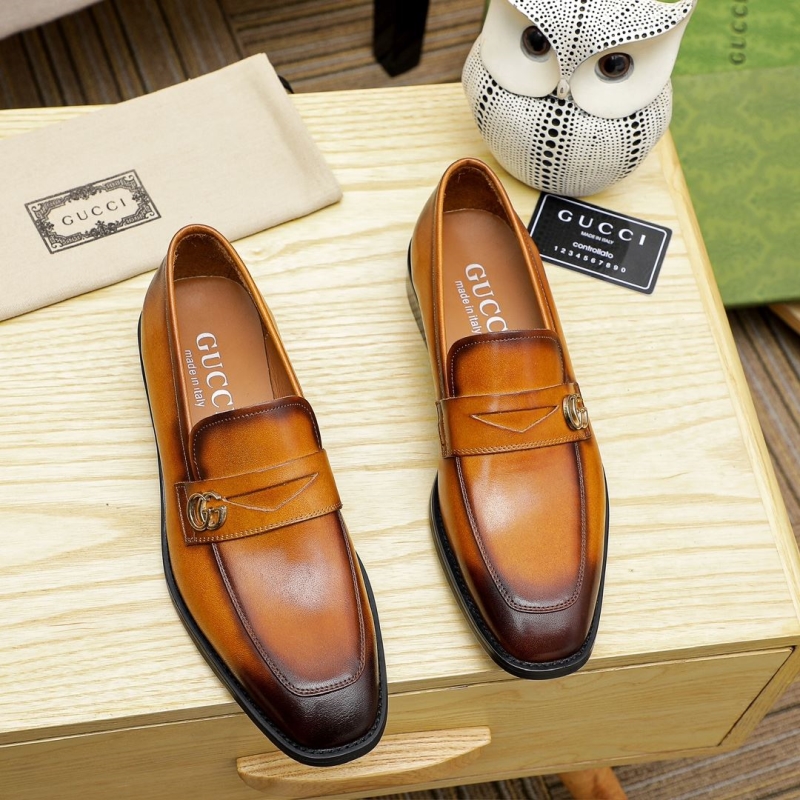G*u*i leather shoes